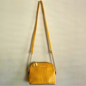 Steve Madden Womens MARILYN Yellow/Gold/Mustard Shoulder Crossbody Bag Purse